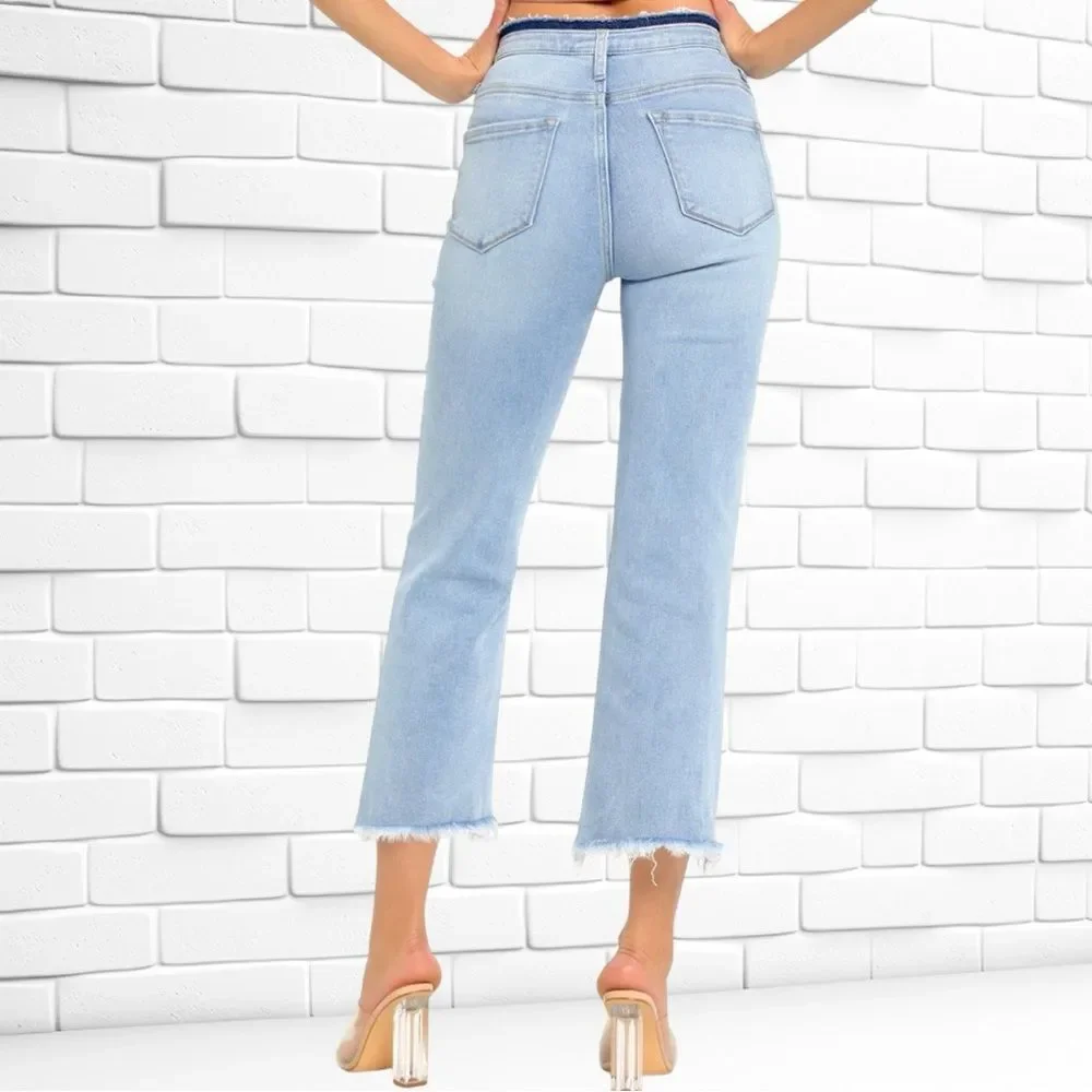 Risen High Rise Crop Flare Frayed Hem Light Wash Jeans Size 13/31 – NWT